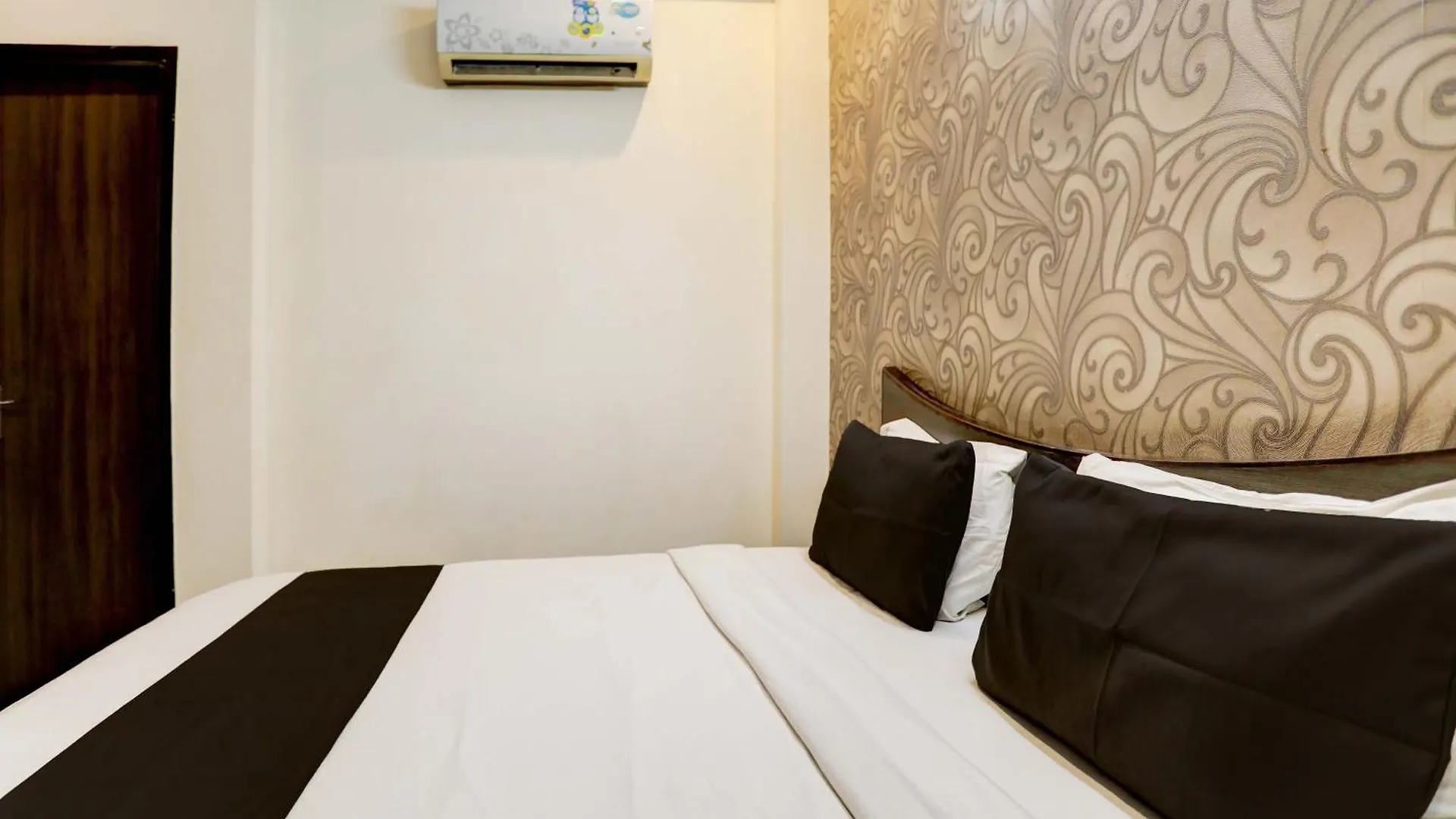 Hotel O Imperial Medicity Gurgaon 3*,
